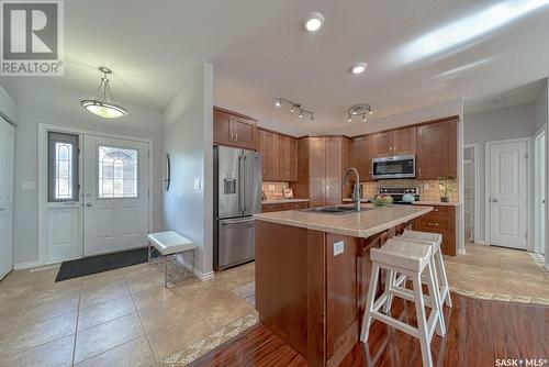 16 1590 4Th Avenue Nw, Moose Jaw, SK - Indoor Photo Showing Kitchen