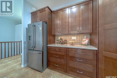 16 1590 4Th Avenue Nw, Moose Jaw, SK - Indoor Photo Showing Kitchen