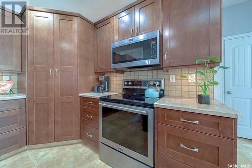 16 1590 4Th Avenue Nw, Moose Jaw, SK - Indoor Photo Showing Kitchen