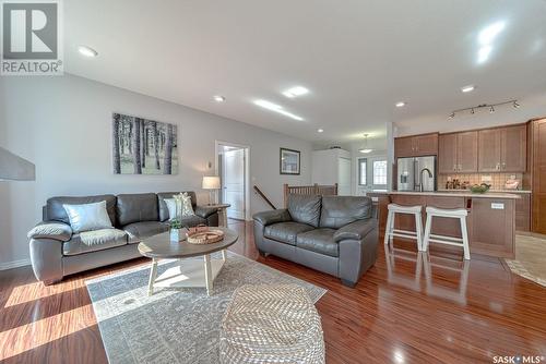 16 1590 4Th Avenue Nw, Moose Jaw, SK - Indoor Photo Showing Living Room