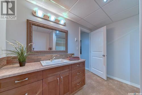 16 1590 4Th Avenue Nw, Moose Jaw, SK - Indoor Photo Showing Bathroom