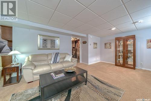 16 1590 4Th Avenue Nw, Moose Jaw, SK - Indoor Photo Showing Living Room