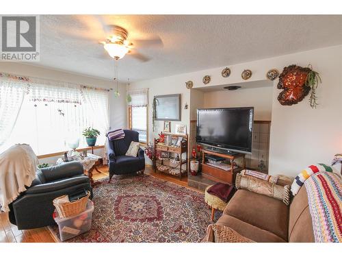 352 100B Avenue, Dawson Creek, BC - Indoor Photo Showing Living Room