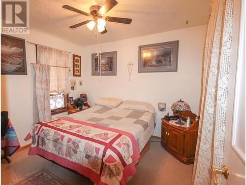 352 100B Avenue, Dawson Creek, BC - Indoor Photo Showing Bedroom