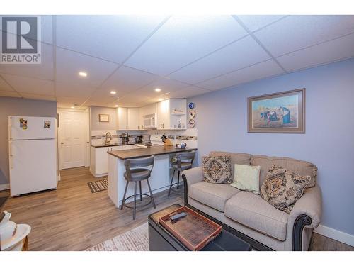 6611 Cameo Drive Lot# 16, Vernon, BC - Indoor Photo Showing Living Room