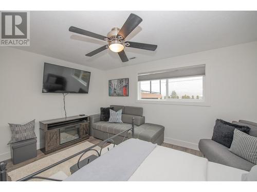 6611 Cameo Drive Lot# 16, Vernon, BC - Indoor Photo Showing Living Room With Fireplace