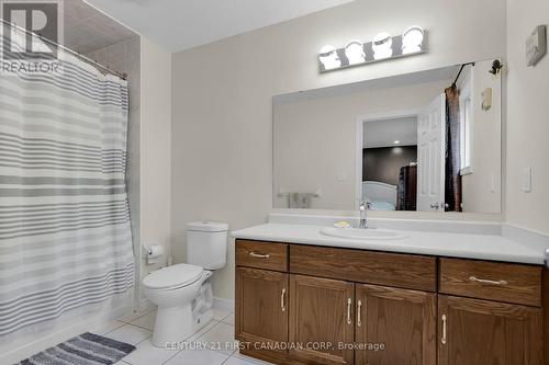 2079 Foxwood Avenue, London, ON - Indoor Photo Showing Bathroom