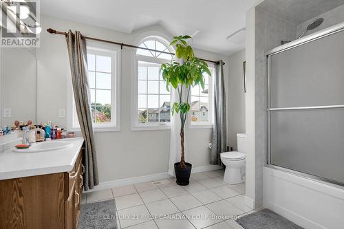 2079 Foxwood Avenue, London, ON - Indoor Photo Showing Bathroom