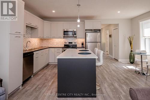 75 Manitoba Street, St. Thomas, ON - Indoor Photo Showing Kitchen With Upgraded Kitchen