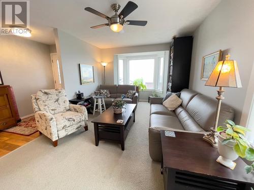 11710 Quail Ridge Place, Osoyoos, BC - Indoor Photo Showing Living Room