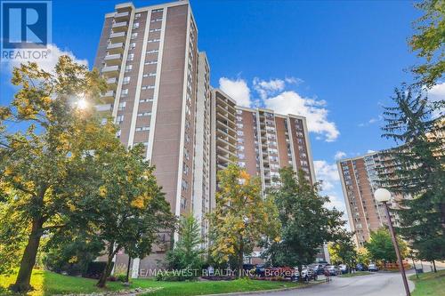 106 - 5 Vicora Linkway, Toronto, ON - Outdoor With Balcony With Facade