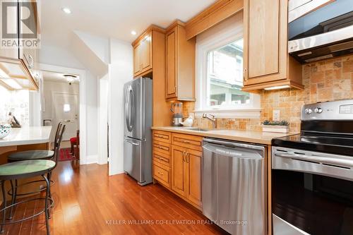 61 Yonge Boulevard, Toronto, ON - Indoor Photo Showing Kitchen