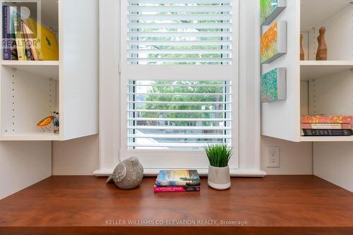 61 Yonge Boulevard, Toronto, ON - Indoor Photo Showing Other Room