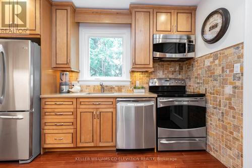 61 Yonge Boulevard, Toronto, ON - Indoor Photo Showing Kitchen