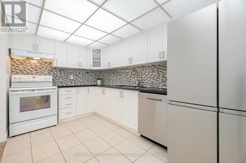 1002 - 145 Hillcrest Avenue, Mississauga (Cooksville), ON - Indoor Photo Showing Kitchen