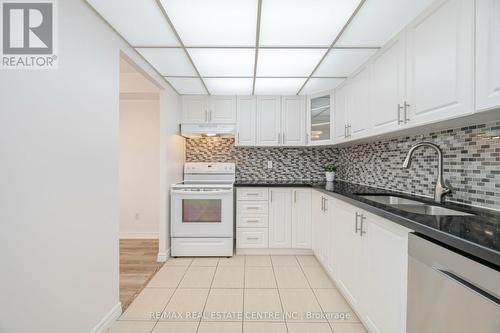 1002 - 145 Hillcrest Avenue, Mississauga (Cooksville), ON - Indoor Photo Showing Kitchen