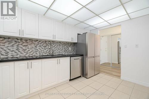 1002 - 145 Hillcrest Avenue, Mississauga (Cooksville), ON - Indoor Photo Showing Kitchen