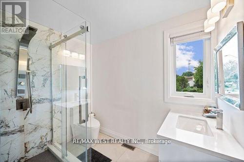 4021 Mahogany Row, Mississauga (Rathwood), ON - Indoor Photo Showing Bathroom