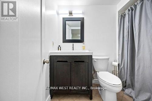 4021 Mahogany Row, Mississauga, ON - Indoor Photo Showing Bathroom