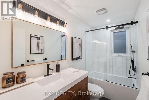 10 Innes Avenue, Toronto, ON - Indoor Photo Showing Bathroom