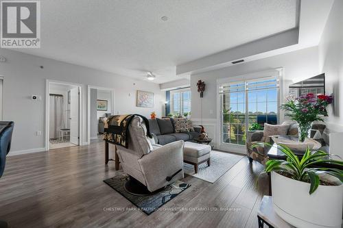 423 - 1440 Gordon Street, Guelph (Pine Ridge), ON - Indoor Photo Showing Living Room