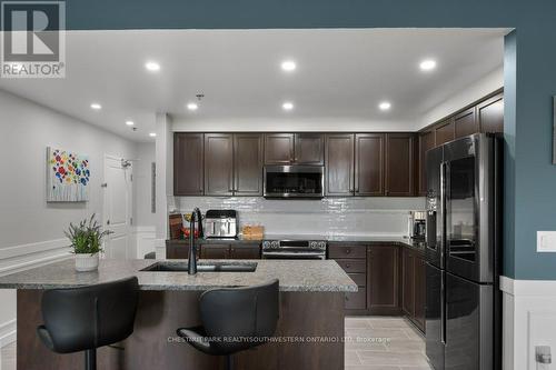 423 - 1440 Gordon Street, Guelph (Pine Ridge), ON - Indoor Photo Showing Kitchen With Upgraded Kitchen