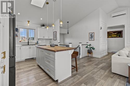 180 Diamond Marsh Drive, St. John'S, NL - Indoor Photo Showing Kitchen With Upgraded Kitchen