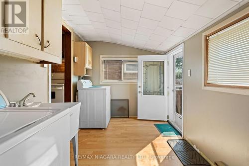 487 Crescent Road, Fort Erie, ON - Indoor Photo Showing Laundry Room