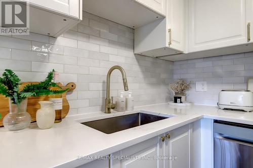 187 Ironstone Drive, Cambridge, ON - Indoor Photo Showing Kitchen