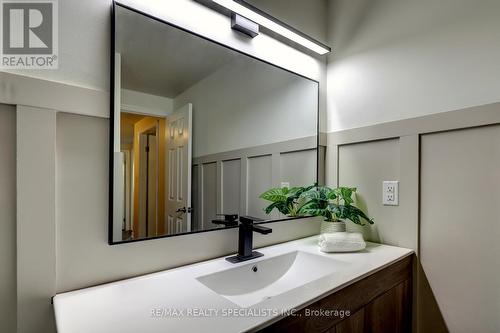 187 Ironstone Drive, Cambridge, ON - Indoor Photo Showing Bathroom