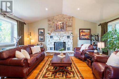 40 John Martin Court, Hamilton, ON - Indoor Photo Showing Living Room With Fireplace