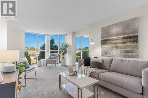 405 - 162 Martindale Road, St. Catharines, ON - Indoor Photo Showing Living Room