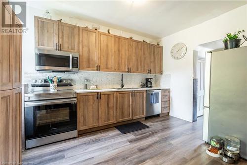 83 Sanford Avenue N, Hamilton, ON - Indoor Photo Showing Kitchen