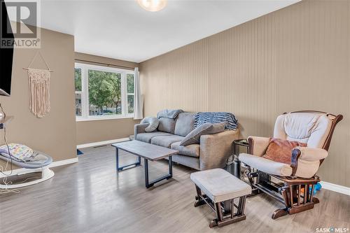 352 Forget Street, Regina, SK - Indoor Photo Showing Living Room