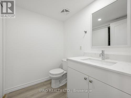 305 - 35 Strangford Lane, Toronto, ON - Indoor Photo Showing Bathroom