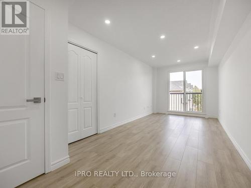 305 - 35 Strangford Lane, Toronto, ON - Indoor Photo Showing Other Room