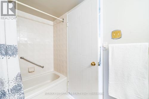 806 - 1890 Valley Farm Road, Pickering, ON - Indoor Photo Showing Bathroom