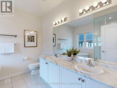 68 Boiton Street, Richmond Hill, ON - Indoor Photo Showing Bathroom