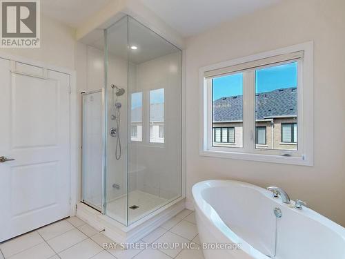 68 Boiton Street, Richmond Hill, ON - Indoor Photo Showing Bathroom