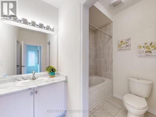 68 Boiton Street, Richmond Hill, ON - Indoor Photo Showing Bathroom