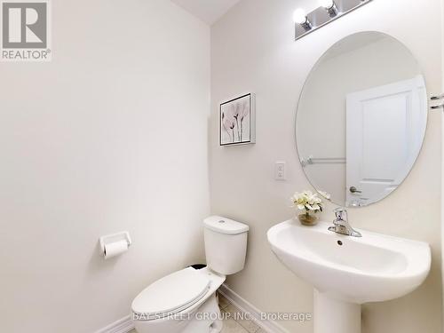 68 Boiton Street, Richmond Hill, ON - Indoor Photo Showing Bathroom