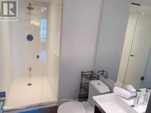 2409 - 386 Yonge Street, Toronto, ON - Indoor Photo Showing Bathroom