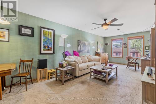 312 Miami Drive, Georgina, ON - Indoor Photo Showing Living Room