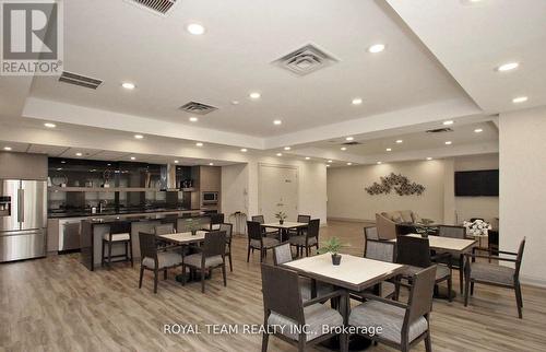 516 - 9 Northern Heights Drive, Richmond Hill, ON - Indoor Photo Showing Dining Room