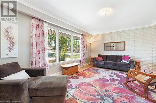 23 Walts Street, Welland, ON - Indoor Photo Showing Living Room