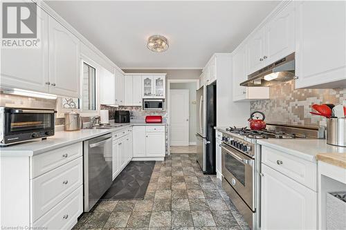 23 Walts Street, Welland, ON - Indoor Photo Showing Kitchen