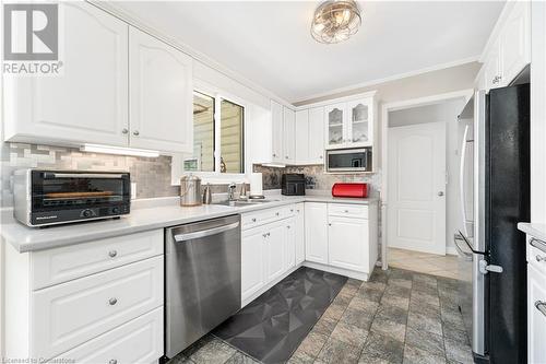 23 Walts Street, Welland, ON - Indoor Photo Showing Kitchen