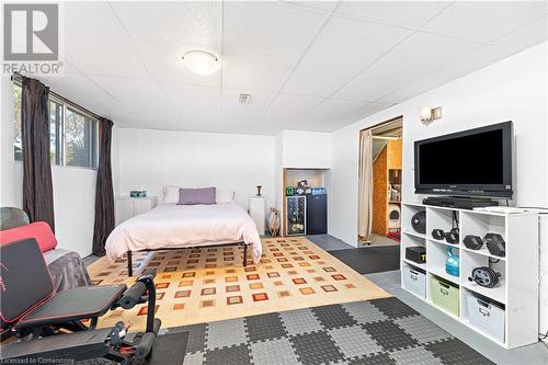 23 Walts Street, Welland, ON - Indoor Photo Showing Bedroom