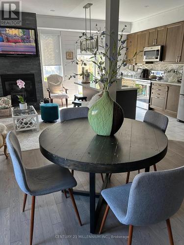 2 Lett Avenue, Collingwood, ON - Indoor Photo Showing Dining Room