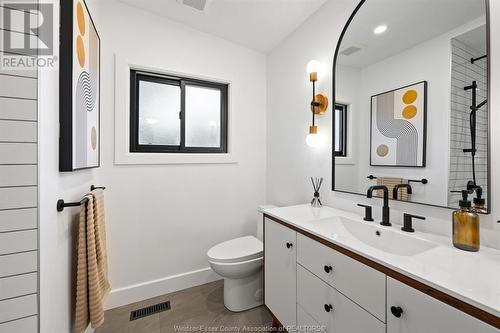 5 Autumn Court, Windsor, ON - Indoor Photo Showing Bathroom